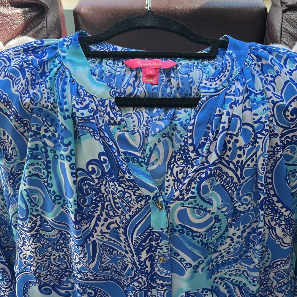 Lilly Pulitzer Women’s Long Sleeve blouse Blue & White-Size Small- Worn Once - Picture 2 of 8